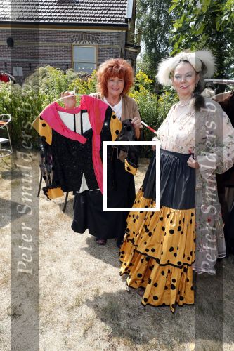 Hem 22 juli 2018
Veiling kleding en inboedel van Imca Marina . Imca gaat verhuizen en heeft daar niet voldoende ruimte.