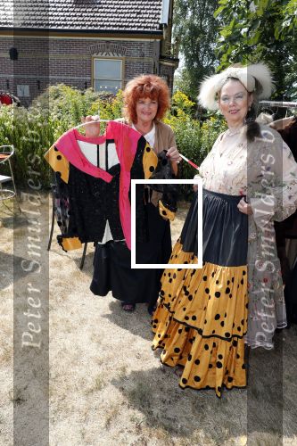 Hem 22 juli 2018
Veiling kleding en inboedel van Imca Marina . Imca gaat verhuizen en heeft daar niet voldoende ruimte.