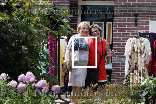 Hem 22 juli 2018
Veiling kleding en inboedel van Imca Marina . Imca gaat verhuizen en heeft daar niet voldoende ruimte.