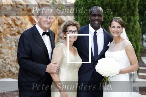 Mallorca 29 juni 2018
Iris van den Ende (1989) en Vincent Biekman (1981) zijn zaterdag 30 juni 2018 â€™sÂ middags in het huwelijk getreden, in aanwezigheid van familie en vrienden. Ze werden getrouwd door Dennis, de neef van Vincent Biekman.  
Iris en Vincent zijn twee weken geleden, op 16 juni 2018, in Amsterdam voor de wet getrouwd. 
De getuigen van Iris waren vriendin Madeline en haar broer Vincent. Voor Vincent getuigden zijn twee oudste vrienden Eli en Jermaine. 
De bruidsjurk van Iris werd ontworpen door Armani PrivÃ©. Joop en Janine v d Ende waren natuurlijk aanwezig op deze prachtige dag.