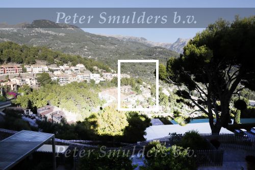 Mallorca 29 juni 2018
Iris van den Ende (1989) en Vincent Biekman (1981) zijn zaterdag 30 juni 2018 â€™sÂ middags in het huwelijk getreden, in aanwezigheid van familie en vrienden. Ze werden getrouwd door Dennis, de neef van Vincent Biekman.  
Iris en Vincent zijn twee weken geleden, op 16 juni 2018, in Amsterdam voor de wet getrouwd. 
De getuigen van Iris waren vriendin Madeline en haar broer Vincent. Voor Vincent getuigden zijn twee oudste vrienden Eli en Jermaine. 
De bruidsjurk van Iris werd ontworpen door Armani PrivÃ©. Joop en Janine v d Ende waren natuurlijk aanwezig op deze prachtige dag.