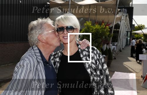 Amsterdam 6 juli 2018
Gordon viert zijn 50e verjaardag bij de Harbour Club en gaat daarna varen met de roze MS de Jordaan. Jan en Monique des Bouvrie