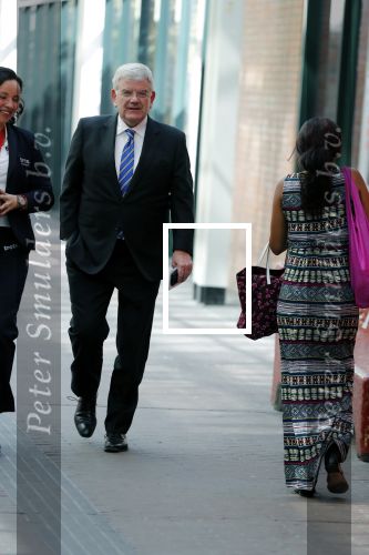 Amsterdam 12 juli 2018
Femke Halsema wordt thuis opgehaald en naar de stopera gebracht waar ze geinstalleerd wordt tot Burgemeester van Amsterdam. Jan v Zanen