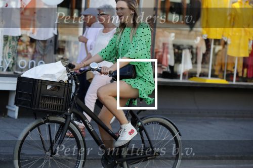 Amsterdam 29 juni 2018
Jet v Nieuwkerk op de fiets in Amsterdam