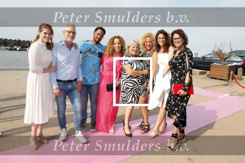 Amsterdam 6 juli 2018
Gordon viert zijn 50e verjaardag bij de Harbour Club en gaat daarna varen met de roze MS de Jordaan. John Heuckenroth met familie en zussen