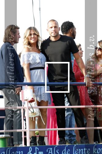 Amsterdam 6 juli 2018
Gordon viert zijn 50e verjaardag bij de Harbour Club en gaat daarna varen met de roze MS de Jordaan. Johnny Heitinga en Charlotte