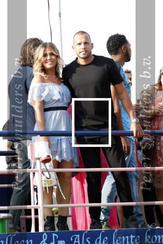 Amsterdam 6 juli 2018
Gordon viert zijn 50e verjaardag bij de Harbour Club en gaat daarna varen met de roze MS de Jordaan. Johnny Heitinga en Charlotte