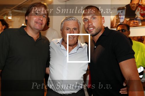 Amsterdam 7 juli 2018
Boekpresentatie Sjaak Swart bij Scheltema. Sjaak met Robbie Witschge en Johnny Heitinga