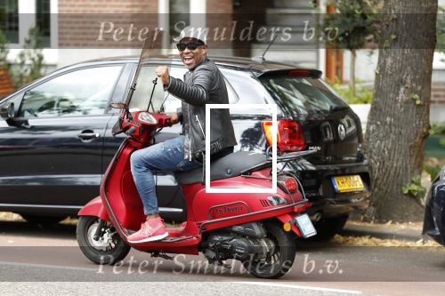 Amsterdam 9 juli 2018
Johnny Kelvin op zijn scooter