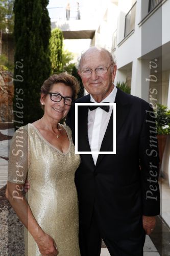 Mallorca 29 juni 2018
Iris van den Ende (1989) en Vincent Biekman (1981) zijn zaterdag 30 juni 2018 â€™sÂ middags in het huwelijk getreden, in aanwezigheid van familie en vrienden. Ze werden getrouwd door Dennis, de neef van Vincent Biekman.  
Iris en Vincent zijn twee weken geleden, op 16 juni 2018, in Amsterdam voor de wet getrouwd. 
De getuigen van Iris waren vriendin Madeline en haar broer Vincent. Voor Vincent getuigden zijn twee oudste vrienden Eli en Jermaine. 
De bruidsjurk van Iris werd ontworpen door Armani PrivÃ©. Joop en Janine v d Ende waren natuurlijk aanwezig op deze prachtige dag.