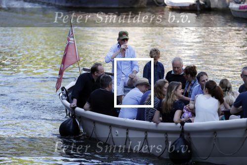 Amsterdam 29 juni 2018
Forum voor Democratie van Thierry Baudet varen met relaties door de grachten van Amsterdam . oa aanwezig Matthijs Albers Jort kelder (met eigen boot) Alwien Tulner Mat Herben Theo Hiddema en Ebru Umar.