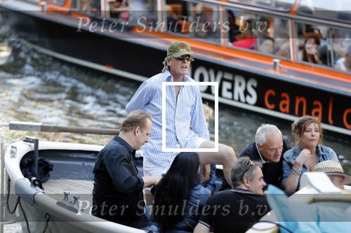 Amsterdam 29 juni 2018
Forum voor Democratie van Thierry Baudet varen met relaties door de grachten van Amsterdam . oa aanwezig Matthijs Albers Jort kelder (met eigen boot) Alwien Tulner Mat Herben Theo Hiddema en Ebru Umar.