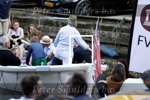 Amsterdam 29 juni 2018
Forum voor Democratie van Thierry Baudet varen met relaties door de grachten van Amsterdam . oa aanwezig Matthijs Albers Jort kelder (met eigen boot) Alwien Tulner Mat Herben Theo Hiddema en Ebru Umar.