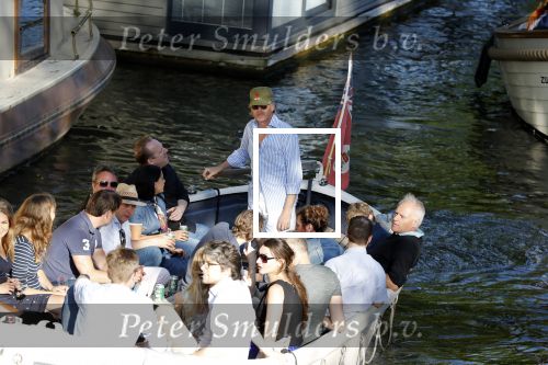 Amsterdam 29 juni 2018
Forum voor Democratie van Thierry Baudet varen met relaties door de grachten van Amsterdam . oa aanwezig Matthijs Albers Jort kelder (met eigen boot) Alwien Tulner Mat Herben Theo Hiddema en Ebru Umar.