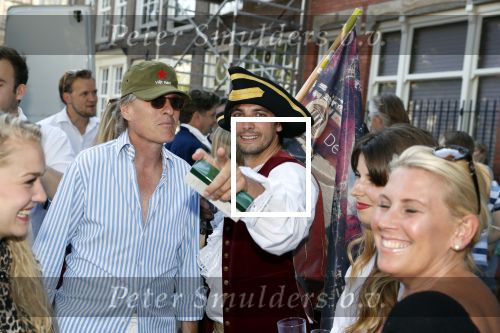 Amsterdam 29 juni 2018
Forum voor Democratie van Thierry Baudet varen met relaties door de grachten van Amsterdam . oa aanwezig Matthijs Albers Jort kelder (met eigen boot) Alwien Tulner Mat Herben Theo Hiddema en Ebru Umar.