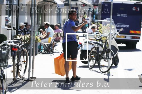 Amsterdam 2 juli 2018
Justin Kluivert met een vriend op de pc hooftstraat.