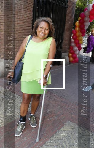 Amsterdam 15 juli 2018
Frits Huffnagel feestje voor zijn 50e verjaardag bij hotel the Grand. Justine Pelmelay op krukken