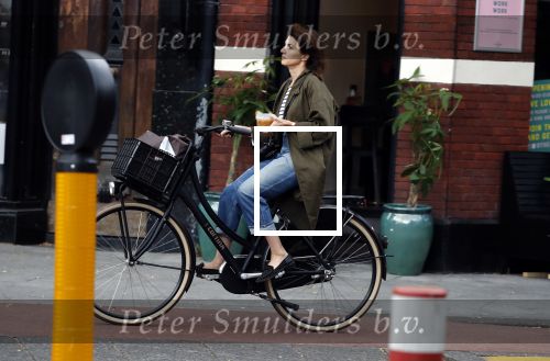 Amsterdam 9 juli 2018
Kim v Kooten met een soepje op de fiets.