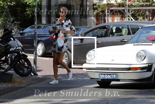 Amsterdam 28 juli 2018
Kimberley Klaver met haar nieuwe vriend Michel v d Bergh in zijn porsche