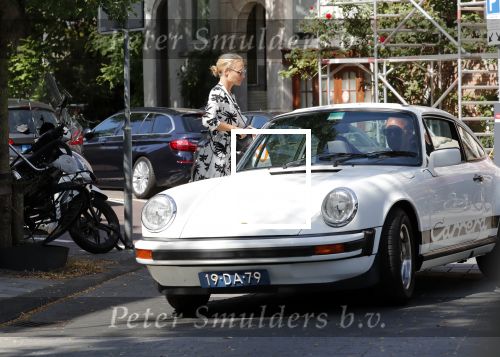 Amsterdam 28 juli 2018
Kimberley Klaver met haar nieuwe vriend Michel v d Bergh in zijn porsche