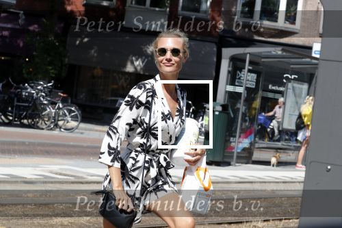 Amsterdam 28 juli 2018
Kimberley Klaver met haar nieuwe vriend Michel v d Bergh in zijn porsche