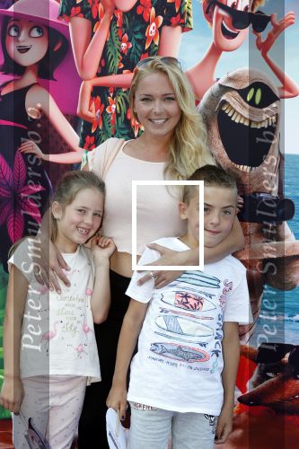 Amsterdam 15 juli 2018
De feestelijke Nederlandse premiÃ¨re van 
HOTEL TRANSSYLVANIÃ‹ 3 in PathÃ© Arena te Amsterdam. De Nederlandse stemacteurs Charly Luske, Fernando Halman, Ferry Doedens, Ilse Warringa, Tony Neef zijn aanwezig . Lente Voorhoeve