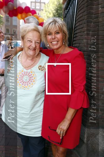 Amsterdam 15 juli 2018
Frits Huffnagel feestje voor zijn 50e verjaardag bij hotel the Grand. Margriet Zegers met Erica Terptra