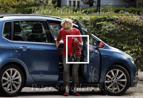 Maarssen Blaricum 7 juli 2018
Berend Boudewijn gaat wandelen bij de Maarsenveense Plassen en daarna rijdt hij naar het Ter Gooi ziekenhuis waar hij zijn vrouw Martine Bijl ophaalt. Daarna gaan ze lunchen bij restaurant de Goede Gooijer.