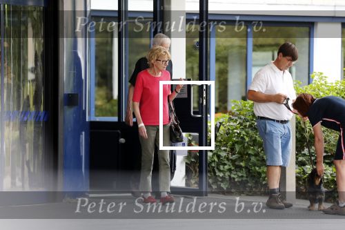 Maarssen Blaricum 7 juli 2018
Berend Boudewijn gaat wandelen bij de Maarsenveense Plassen en daarna rijdt hij naar het Ter Gooi ziekenhuis waar hij zijn vrouw Martine Bijl ophaalt. Daarna gaan ze lunchen bij restaurant de Goede Gooijer.