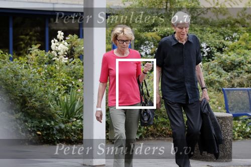 Maarssen Blaricum 7 juli 2018
Berend Boudewijn gaat wandelen bij de Maarsenveense Plassen en daarna rijdt hij naar het Ter Gooi ziekenhuis waar hij zijn vrouw Martine Bijl ophaalt. Daarna gaan ze lunchen bij restaurant de Goede Gooijer.