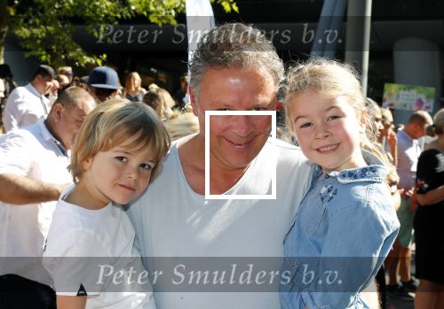 Amsterdam 15 juli 2018
De feestelijke Nederlandse premiÃ¨re van 
HOTEL TRANSSYLVANIÃ‹ 3 in PathÃ© Arena te Amsterdam. De Nederlandse stemacteurs Charly Luske, Fernando Halman, Ferry Doedens, Ilse Warringa, Tony Neef zijn aanwezig . Matthe Marquet met kinderen