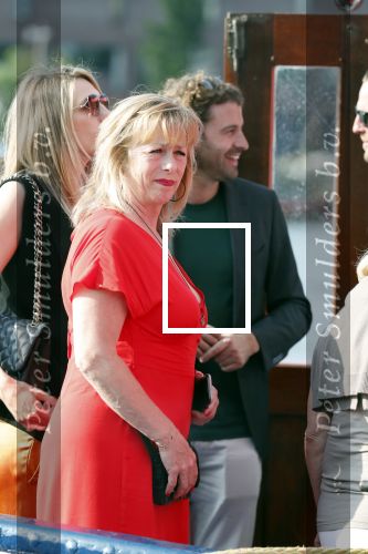 Amsterdam 6 juli 2018
Gordon viert zijn 50e verjaardag bij de Harbour Club en gaat daarna varen met de roze MS de Jordaan. Mirjam de Raaff