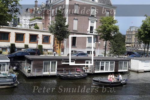 Amsterdam 4 juli 2018
Noortje Herlaar haar woonark / huis op de grachten van Amsterdam.