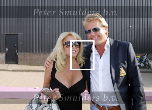 Amsterdam 6 juli 2018
Gordon viert zijn 50e verjaardag bij de Harbour Club en gaat daarna varen met de roze MS de Jordaan. Patricia Paay met haar man Robert