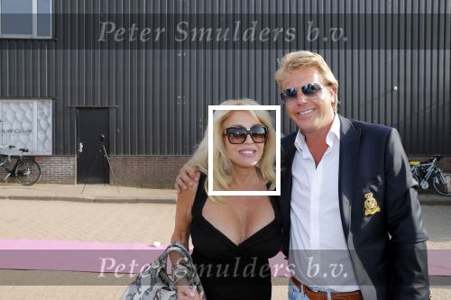 Amsterdam 6 juli 2018
Gordon viert zijn 50e verjaardag bij de Harbour Club en gaat daarna varen met de roze MS de Jordaan. Patricia Paay met haar man Robert