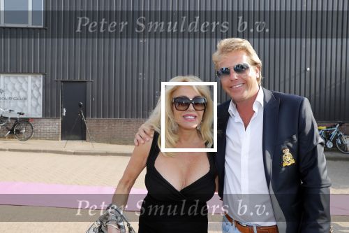 Amsterdam 6 juli 2018
Gordon viert zijn 50e verjaardag bij de Harbour Club en gaat daarna varen met de roze MS de Jordaan. Patricia Paay met haar man Robert