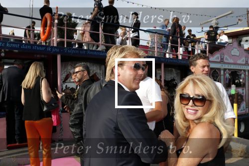 Amsterdam 6 juli 2018
Gordon viert zijn 50e verjaardag bij de Harbour Club en gaat daarna varen met de roze MS de Jordaan. Patricia Paay met haar man Robert