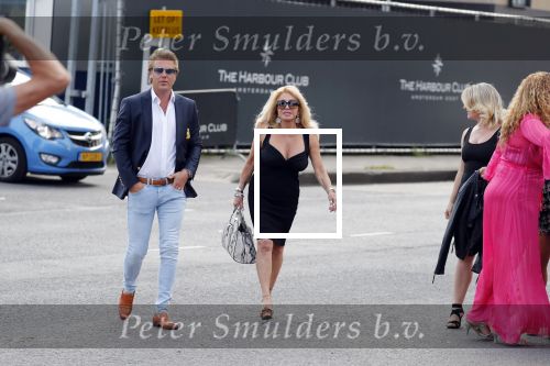 Amsterdam 6 juli 2018
Gordon viert zijn 50e verjaardag bij de Harbour Club en gaat daarna varen met de roze MS de Jordaan. Patricia Paay met haar man Robert
