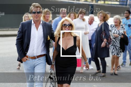 Amsterdam 6 juli 2018
Gordon viert zijn 50e verjaardag bij de Harbour Club en gaat daarna varen met de roze MS de Jordaan. Patricia Paay met haar man Robert