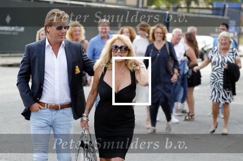 Amsterdam 6 juli 2018
Gordon viert zijn 50e verjaardag bij de Harbour Club en gaat daarna varen met de roze MS de Jordaan. Patricia Paay met haar man Robert