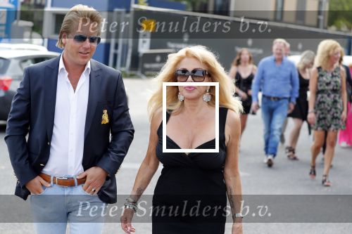 Amsterdam 6 juli 2018
Gordon viert zijn 50e verjaardag bij de Harbour Club en gaat daarna varen met de roze MS de Jordaan. Patricia Paay met haar man Robert