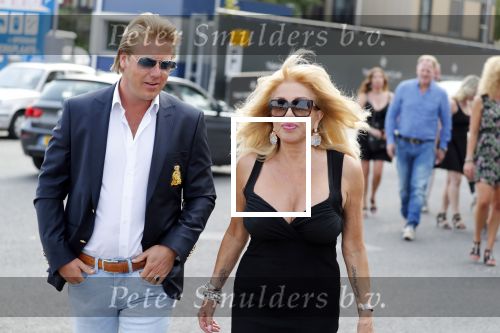 Amsterdam 6 juli 2018
Gordon viert zijn 50e verjaardag bij de Harbour Club en gaat daarna varen met de roze MS de Jordaan. Patricia Paay met haar man Robert