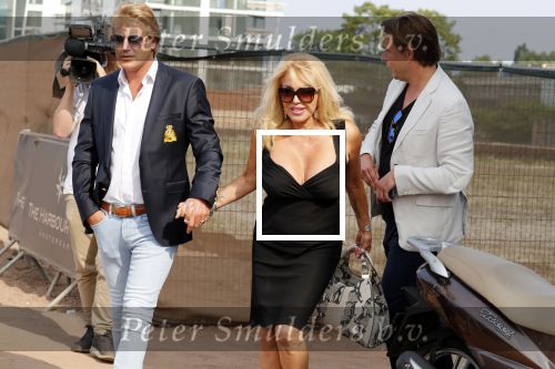 Amsterdam 6 juli 2018
Gordon viert zijn 50e verjaardag bij de Harbour Club en gaat daarna varen met de roze MS de Jordaan. Patricia Paay met haar man Robert