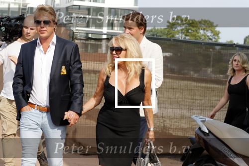 Amsterdam 6 juli 2018
Gordon viert zijn 50e verjaardag bij de Harbour Club en gaat daarna varen met de roze MS de Jordaan. Patricia Paay met haar man Robert