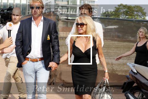 Amsterdam 6 juli 2018
Gordon viert zijn 50e verjaardag bij de Harbour Club en gaat daarna varen met de roze MS de Jordaan. Patricia Paay met haar man Robert