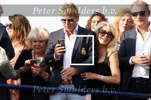 Amsterdam 6 juli 2018
Gordon viert zijn 50e verjaardag bij de Harbour Club en gaat daarna varen met de roze MS de Jordaan. Patricia Paay met haar man Robert