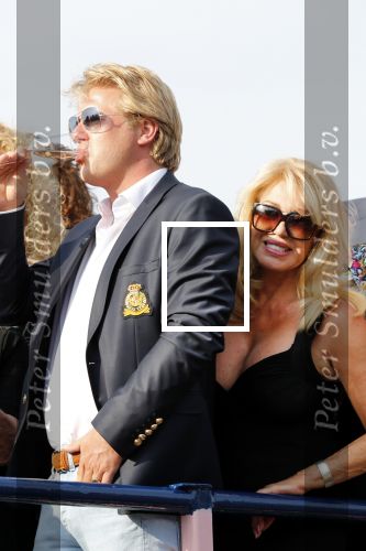 Amsterdam 6 juli 2018
Gordon viert zijn 50e verjaardag bij de Harbour Club en gaat daarna varen met de roze MS de Jordaan. Patricia Paay met haar man Robert