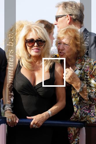 Amsterdam 6 juli 2018
Gordon viert zijn 50e verjaardag bij de Harbour Club en gaat daarna varen met de roze MS de Jordaan. Patricia Paay met haar man Robert