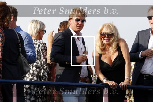 Amsterdam 6 juli 2018
Gordon viert zijn 50e verjaardag bij de Harbour Club en gaat daarna varen met de roze MS de Jordaan. Patricia Paay met haar man Robert