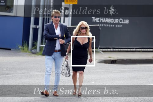 Amsterdam 6 juli 2018
Gordon viert zijn 50e verjaardag bij de Harbour Club en gaat daarna varen met de roze MS de Jordaan. patricia Paay met man Robert
